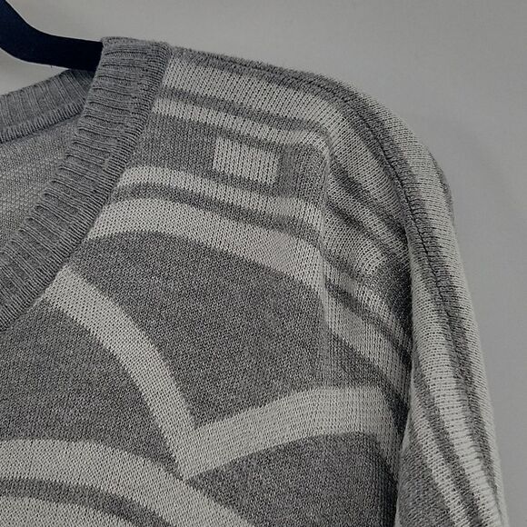 3 For$20 Elan Sliver & White Oversized Sweater size S - Picture 3 of 6